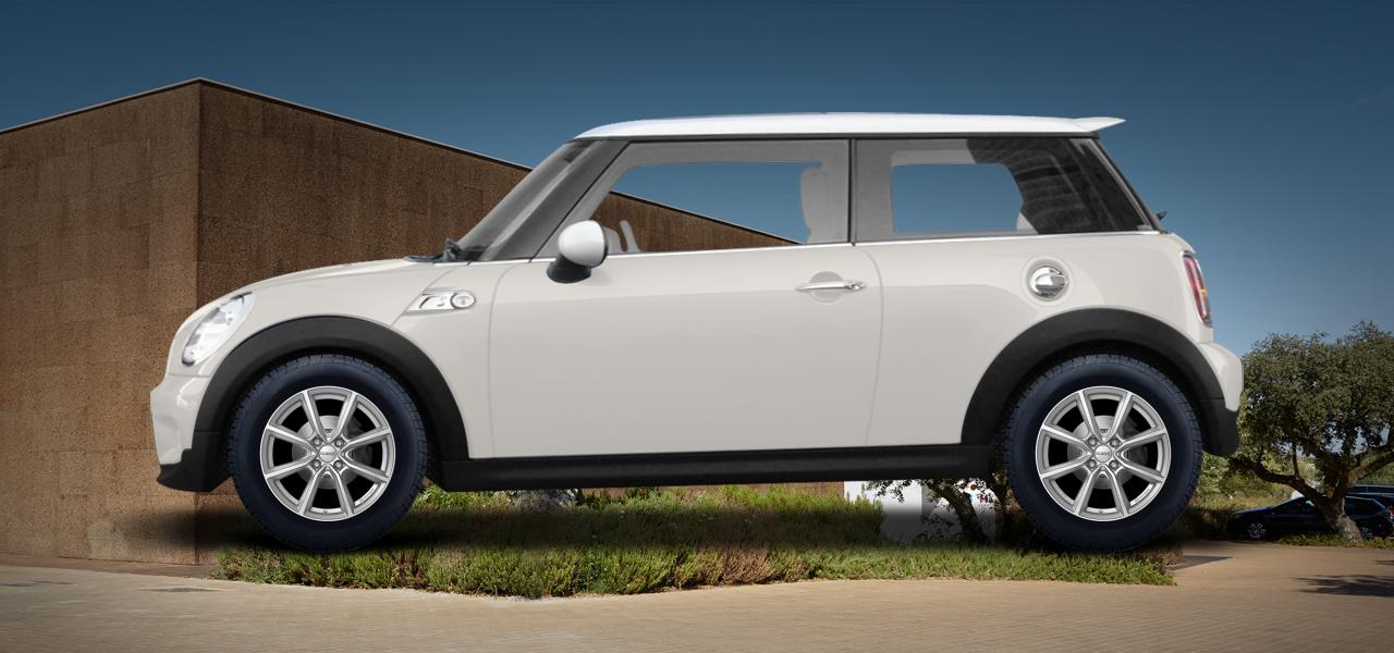 Na ilustracji: MINI (R56) (MINI;MINI-N;UKL-L), od 2006 r. – Mini ONE, poglądowa wizualizacja auta z felgami DEZENT TN silver