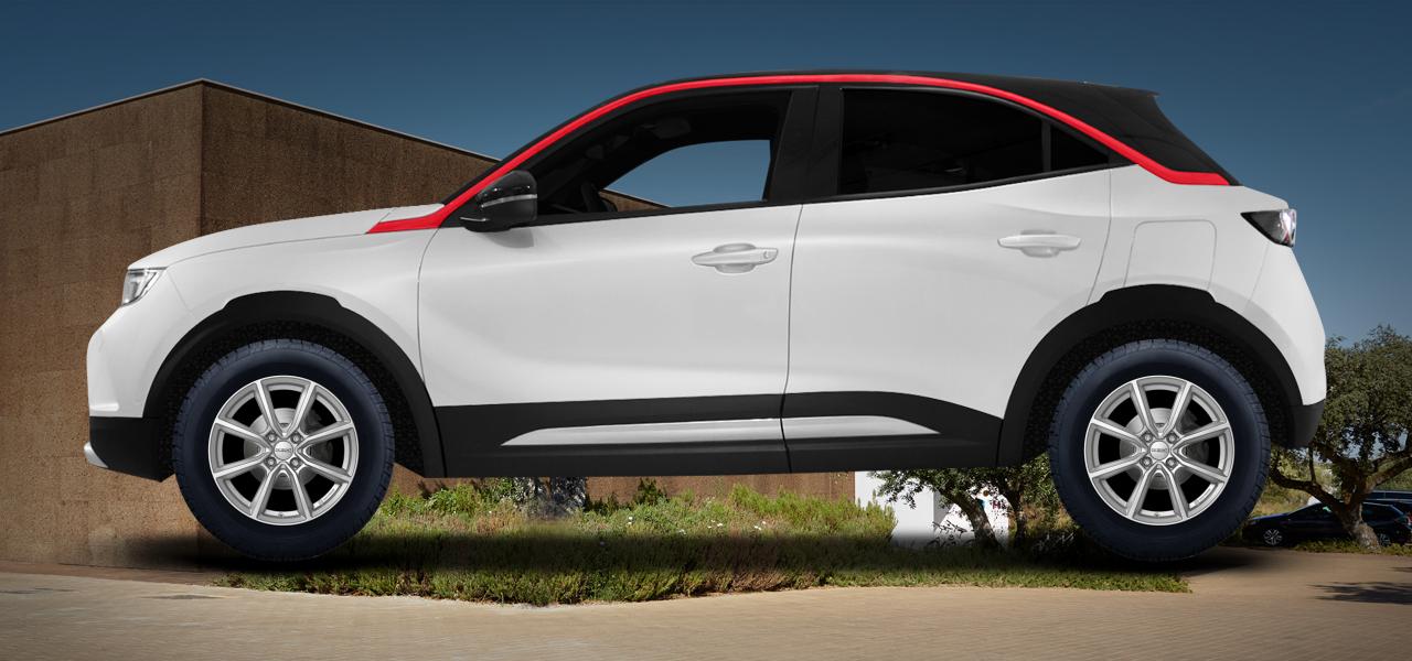 Na ilustracji: MOKKA (U), od 2021 r. – Opel Mokka, poglądowa wizualizacja auta z felgami DEZENT TN silver