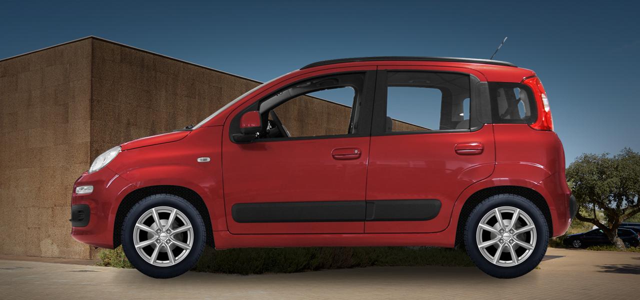 Na ilustracji: PANDA (312), od 2012 r. – Fiat Panda, poglądowa wizualizacja auta z felgami DEZENT TN silver