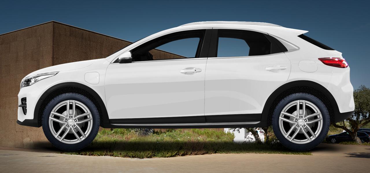 Na ilustracji: XCEED (CD), od 2019 r. – Kia Xceed, poglądowa wizualizacja auta z felgami DEZENT TR silver