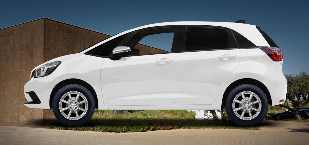 Na ilustracji: JAZZ (GR), od 2020 r. – Honda Jazz, poglądowa wizualizacja auta z felgami DEZENT TN silver