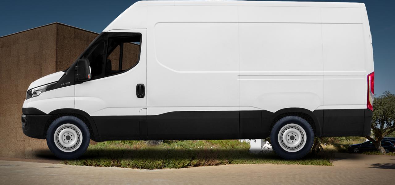 Na ilustracji: Daily (29L;35S), od 2014 r. – Iveco Daily, poglądowa wizualizacja auta z felgami ALCAR STAHLRAD 6022