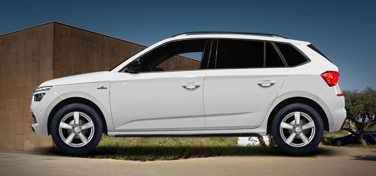 Na ilustracji: KAMIQ (NW), od 2019 r. – Škoda Kamiq, poglądowa wizualizacja auta z felgami DEZENT TU silver