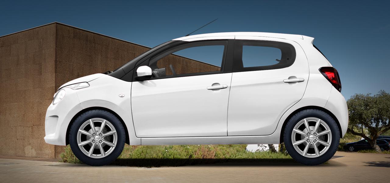 Na ilustracji: C1 (P), od 2014 r. – Citroën C1, poglądowa wizualizacja auta z felgami DEZENT TN silver