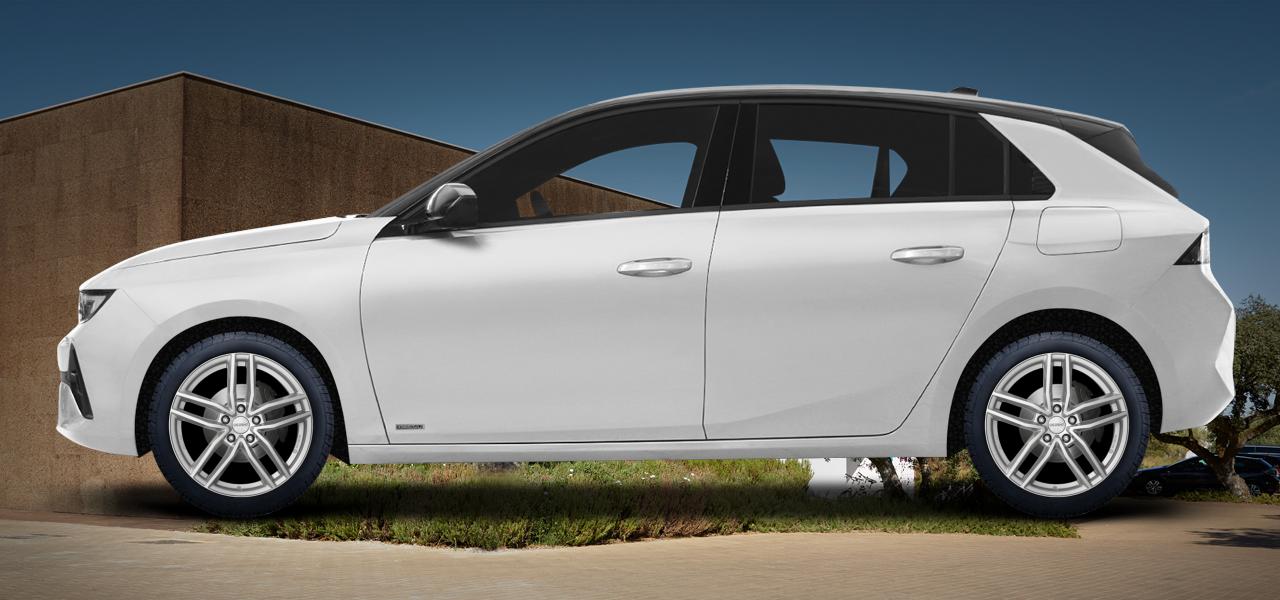 Na ilustracji: ASTRA L (F), od 2021 r. – Opel Astra, poglądowa wizualizacja auta z felgami DEZENT TR silver