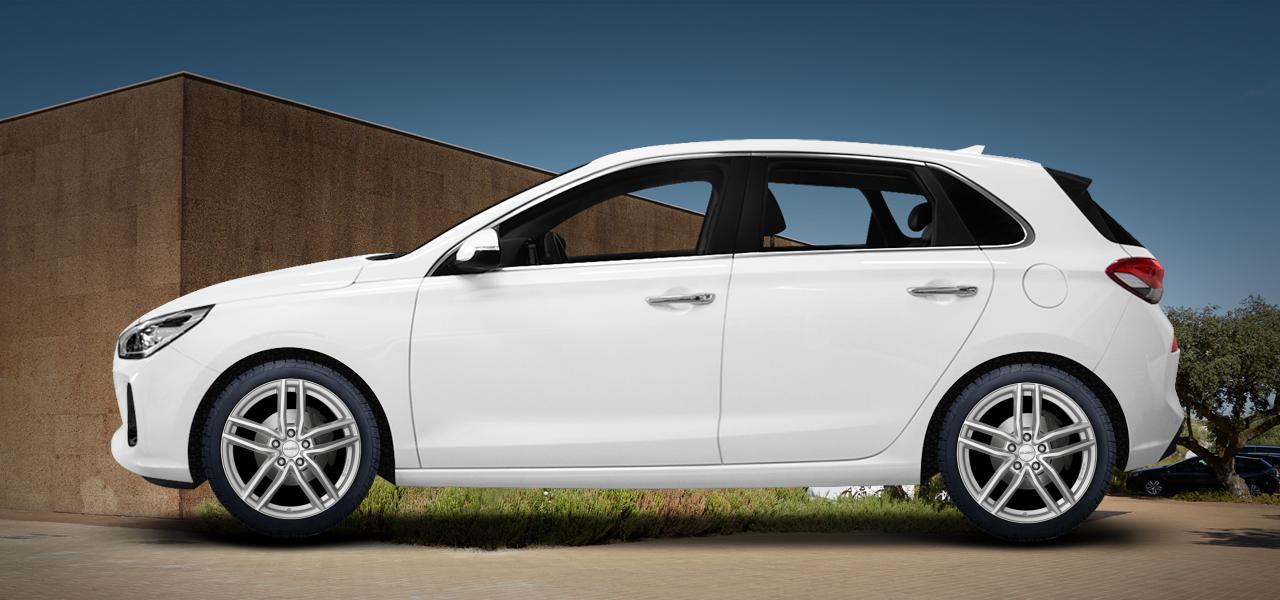Na obrázku: i30 (PDE), od 2017 — Hyundai i30, ilustrační vizualizace vozu s disky DEZENT TR silver