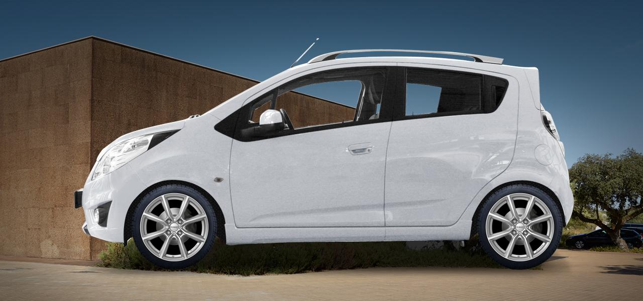 Na ilustracji: SPARK (KL1M;CHIS), od 2010 r. – Chevrolet Spark, poglądowa wizualizacja auta z felgami DEZENT TN silver