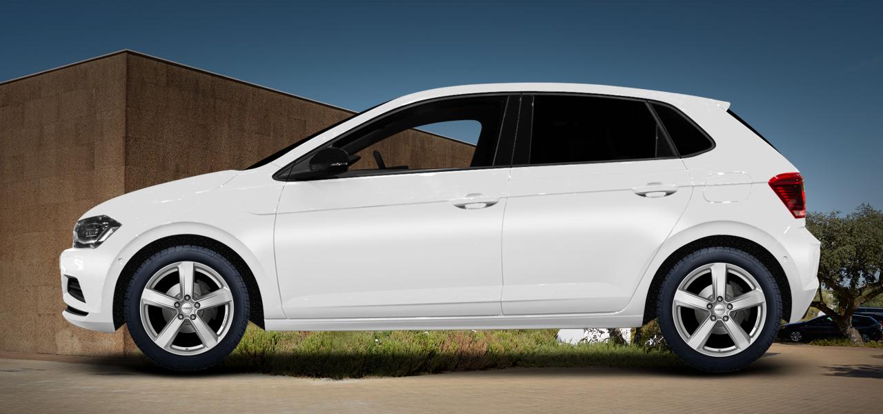 Na ilustracji: POLO (AW), od 2017 r. – Volkswagen Polo, poglądowa wizualizacja auta z felgami DEZENT TU silver