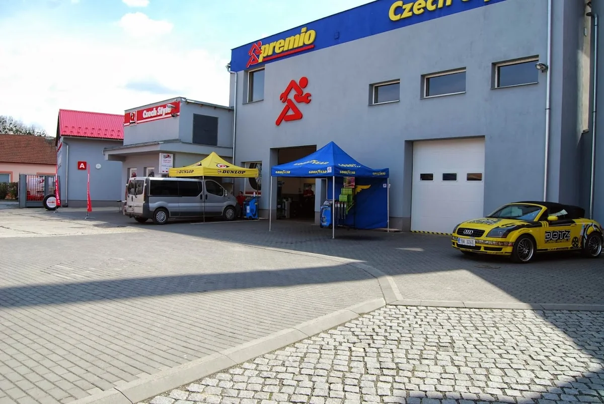 Den otevřených dveří v areálu CZECH STYLE — stany Goodyear a Dunlop